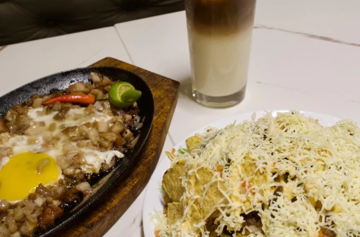 30%Off Linley's Kitchen & Cafe: P500 consumable for P349 - Discover the New Aesthetic Resto Cafe in BF Homes & Pet-Friendly 🐶🐱