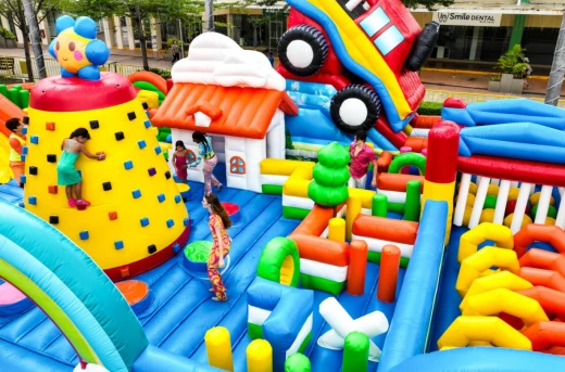 21%Off 3 Hours-Pass at Boogie Bounce: Largest 1-Hectare Arcade-Themed Inflatable Playground at Blue Bay Walk