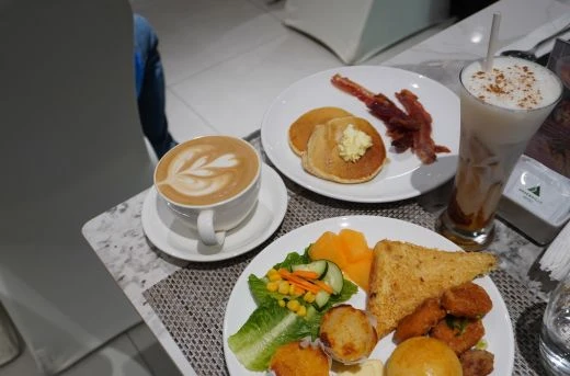 40%Off Food & Drinks at Patio Restaurant featuring Filipino & Spanish Cuisine or 30%Off: Breakfast Buffet at Arden Hills Suites starting at P299