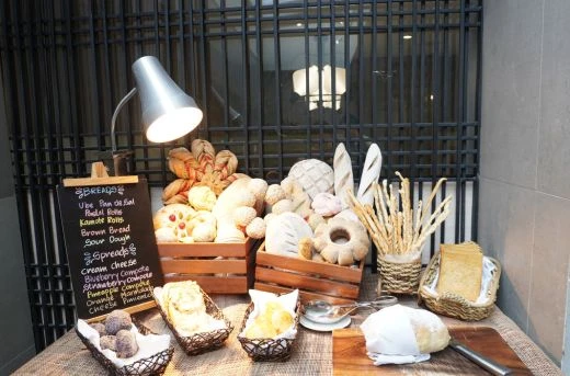 40%Off Food & Drinks at Patio Restaurant featuring Filipino & Spanish Cuisine or 30%Off: Breakfast Buffet at Arden Hills Suites starting at P299