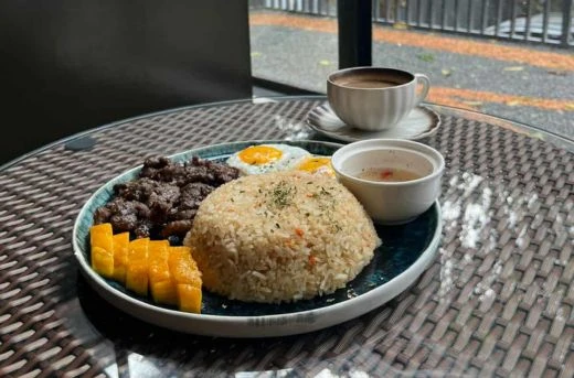 30%Off HaloSalo Tagaytay: P500 Consumable for Food&Drinks for only P349: Discover Mouthwatering Comfort Food with Local & International Cuisine