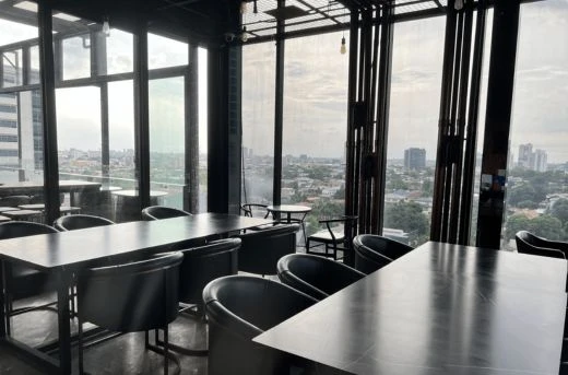 40%Off P500 Consumable on Food & Drinks for P299 at The Nautilus Rooftop Bar @ Prime Hotel QC: Amazing Views & Comfort Food