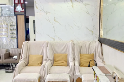 60%Off 60 Min Full Body Massage, Absolute Rebonding, Hair Color. Or Diamond Peel at Kloft Hair Salon starting...