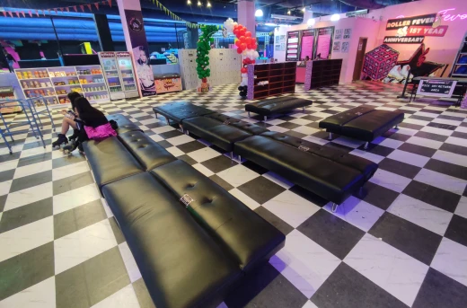 43%Off Enjoy 30 Minutes of Skating at Roller Fever: Manila Bay, Araneta City, Outlets, Fairview for P99 instead of P175