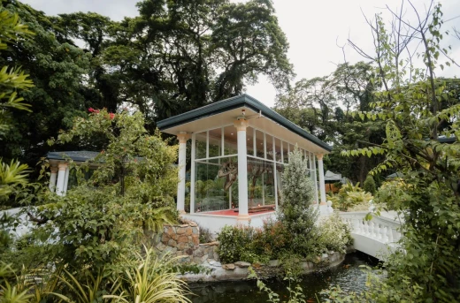 28%Off: P899 instead of P1250 for Entrance to Clarkland Dinosaur Island, Insectlandia, Wonders of the World, Jurassic Jungle Safari, 7D Superscreen, Picnic Grounds