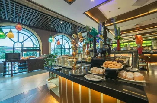 Cebu: 40%Off UNO: Five Star Luxury Dinner Buffet at Waterfront Airport Hotel & Casino Mactan for P833 instead...