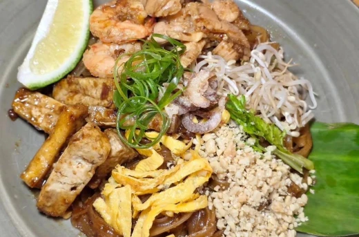 30%Off Thai Palace: P500 consumable for P349 - Experience Authentic Thai Cuisine located in Southwoods Mall Laguna