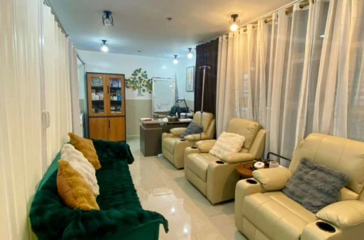 50%Off One-Hour Body Massage, Rebond and Hair Color, Warts Removal, Slimming or Deep Facial Treatment at Le Fortunelle Aesthetic Lounge Wellness & Spa Manila Starting at P299 instead of P600