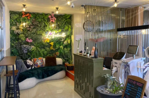 50%Off One-Hour Body Massage, Rebond and Hair Color, Warts Removal, Slimming or Deep Facial Treatment at Le Fortunelle Aesthetic Lounge Wellness & Spa Manila Starting at P299 instead of P600