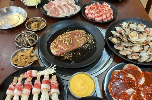 29%Off Delightful Unlimited Samgyupsal BBQ Grill and Side Dishes at 1970 Grill & Shabu-Shabu in Tomas Morato, QC for P499 instead of P699