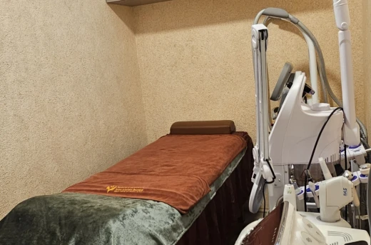 62%Off Unlimited Wart Removal, IPL Underarm Hair Removal, or Whitening Treatment at NaturEssence Salon Aesthetic Boutique in Mandaluyong, starting at P299 instead of P780