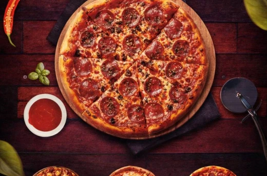 40%Off Mouth-Watering P500 Consumable for Food & Drinks at Janealo Bay Cafe Roxas Blvd cor. South Drive, Manila P299 instead of P500