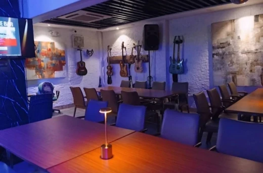 40%Off Mouth-Watering P500 Consumable for Food & Drinks at Janealo Bay Cafe Roxas Blvd cor. South Drive, Manila P299 instead of P500