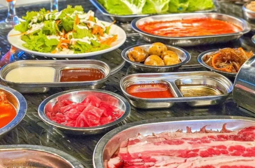 30%Off Sumptuous Combo: Unlimited Seafood Platter (1.5Kg/Platter with Crabs, Shrimp, Squid and more) and Unlimited Samgyupsal at Skydeck Garden Ramada Encore Makati P1399 instead of P1999