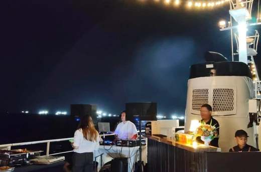 52%Off Romantic Date Experience: Enjoy a One-Hour Manila Bay Luxury Cruise and a Two-Hour Dockside Dinner Experience Aboard At Manila Bay Yacht Cruises for P2899 instead of P6000