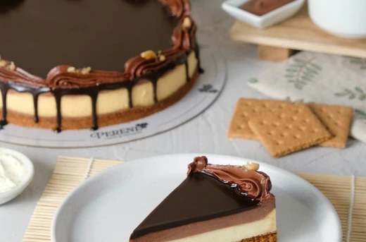 40%Off: P299 Consumable for Food & Drinks instead of P500 - Enjoy Handcrafted Cakes & Pastries at Perene Cakes & Pastries: SM Antipolo, SM Masinag, QC