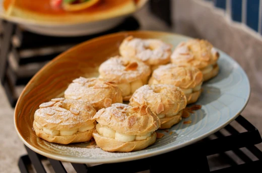 44%Off Experience an Epic Culinary Journey at Flavors Restaurant: European, International & Filipino Buffet at Holiday Inn & Suites Makati starting at P1300 instead of P2,300