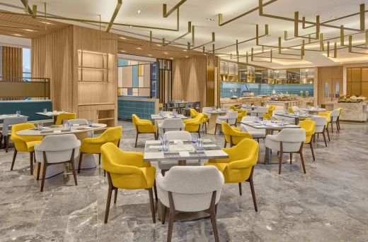 44%Off Experience an Epic Culinary Journey at Flavors Restaurant: European, International & Filipino Buffet at Holiday Inn & Suites Makati starting at P1300 instead of P2,300