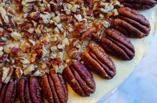 26%Off Satisfy Your Sweet Cravings with Flavors Signature Cakes at Holiday Inn P1600 instead of P2150