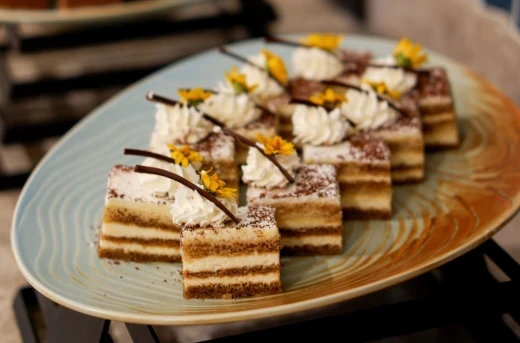 Up to 45%Off Flavors Buffet at Holiday Inn & Suites Makati: Indulge in a World of Buffet Exuberance