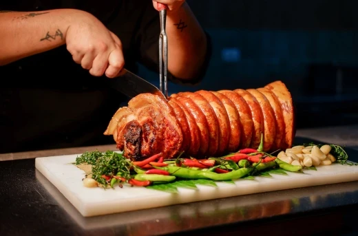 Up to 45%Off Flavors Buffet at Holiday Inn & Suites Makati: Indulge in a World of Buffet Exuberance