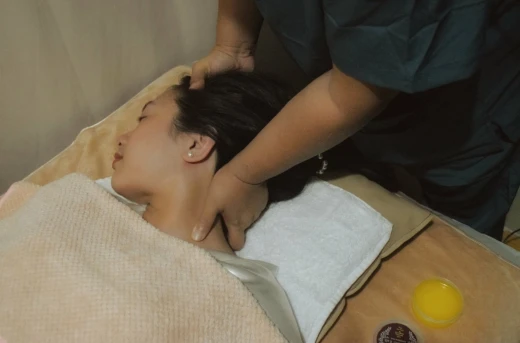 55%Off Pamper Yourself 60 Minutes Signature Massage, Slimming or Laser Hair Removal  At Jetsetter Beauty Lounge and Wellness in Quezon City Starting at P498 instead of P1100