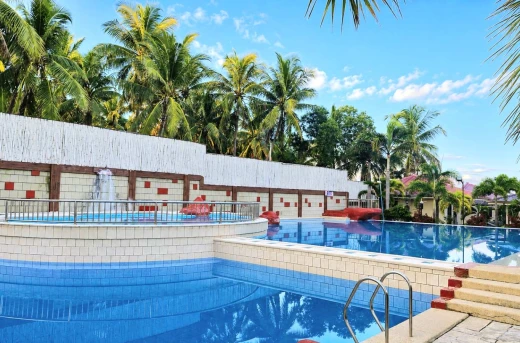 30%Off La Suena Brisa Beach Resort Overnight Stay for P2,450 instead of P3,500 for an Airconditioned Room with Breakfast for 2 Pax in Lemery, Batangas