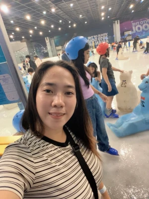 21% Off Ice Skating at SM MOA, Megamall, Cebu: Enjoy a 2-Hours Ice Skating Pass starting at P278 instead of P350