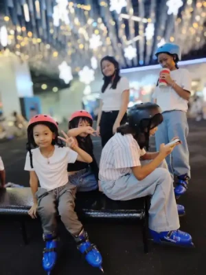 21% Off Ice Skating at SM MOA, Megamall, Cebu: Enjoy a 2-Hours Ice Skating Pass starting at P278 instead of P350