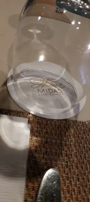 40% Off Midas Hotel Luxury Buffet: Mouthwatering Lunch or Dinner Buffet in Roxas Blvd. until March 31