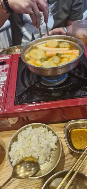 43%Off Celebrate Unlimited Samgyupsal Grill, Serve Ups Endless Meats, Seafood, Sides, Hotpot, Drinks and more at Mr. Korea Unlimited BBQ Two-Ecom MOA & Ayala North Exchange Makati  for P399 instead of P699