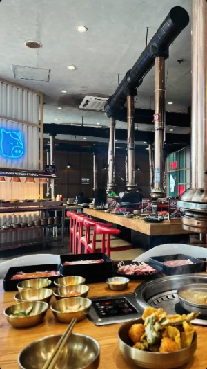 43%Off Celebrate Unlimited Samgyupsal Grill, Serve Ups Endless Meats, Seafood, Sides, Hotpot, Drinks and more at Mr. Korea Unlimited BBQ Two-Ecom MOA & Ayala North Exchange Makati  for P399 instead of P699