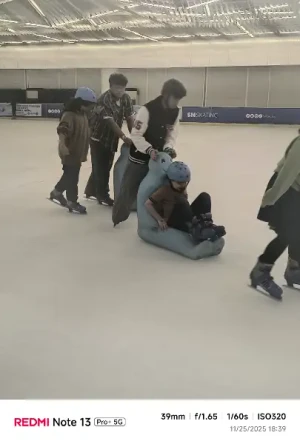 21% Off Ice Skating at SM MOA, Megamall, Cebu: Enjoy a 2-Hours Ice Skating Pass starting at P278 instead of P350