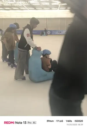 21% Off Ice Skating at SM MOA, Megamall, Cebu: Enjoy a 2-Hours Ice Skating Pass starting at P278 instead of P350