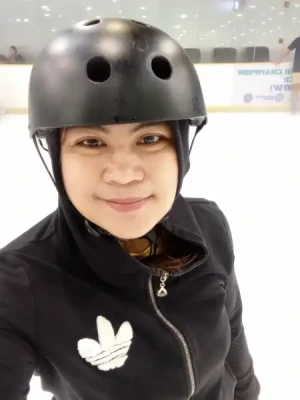 21% Off Ice Skating at SM MOA, Megamall, Cebu: Enjoy a 2-Hours Ice Skating Pass starting at P278 instead of P350