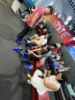 21% Off Ice Skating at SM MOA, Megamall, Cebu: Enjoy a 2-Hours Ice Skating Pass starting at P278 instead of P350