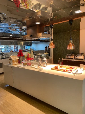 55% Off P999 instead of P2200 Midas Hotel or Yanagi Japanese Luxury Buffet or P799 instead of P1200 Daily Breakfast Buffet