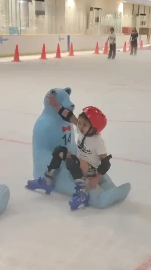 21% Off Ice Skating at SM MOA, Megamall, Cebu: Enjoy a 2-Hours Ice Skating Pass starting at P278 instead of P350