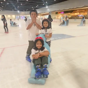 21% Off Ice Skating at SM MOA, Megamall, Cebu: Enjoy a 2-Hours Ice Skating Pass starting at P278 instead of P350