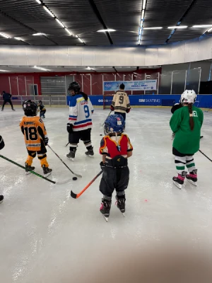 21% Off Ice Skating at SM MOA, Megamall, Cebu: Enjoy a 2-Hours Ice Skating Pass starting at P278 instead of P350