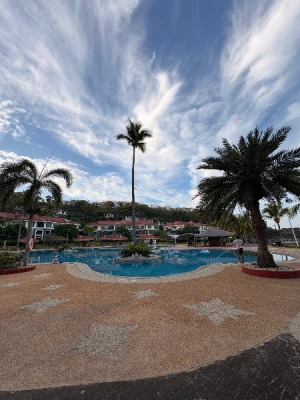 67%Off Canyon Cove Batangas Superior Room Accomodation for 2 Adults and 2 Kids starting at P2888 instead of P8800