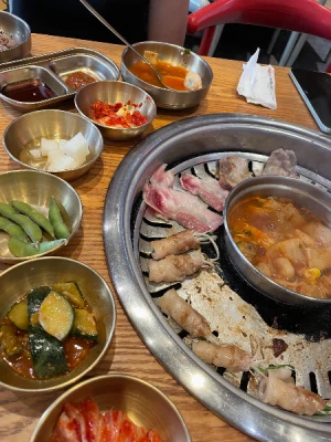 55%Off Celebrate Unlimited Samgyupsal Grill, Serve Ups Endless Meats, Seafood, Sides, Hotpot, Drinks and more at Mr. Korea Unlimited BBQ Two-Ecom MOA , Ayala North Exchange, Ayala Malls Feliz for P399 instead of P899
