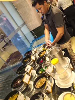 P499 instead of P688 International Brunch Buffet or P849 instead of P1299 Lunch Buffet at Ace Water Spa Pasig & Unli Fresh Juices & Coffee