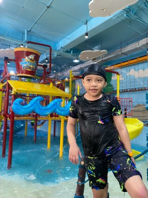 44%Off Wetpark Adventure Lagoon at Venice Grand Kanal Mall in McKinley Hill for 1 Child and 1 Adult