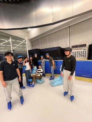 21% Off Ice Skating at SM MOA, Megamall: Enjoy a 2-Hours Ice Skating Pass including Shoes & Helmet