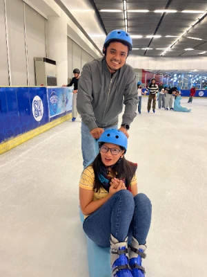 21% Off Ice Skating at SM MOA, Megamall: Enjoy a 2-Hours Ice Skating Pass including Shoes & Helmet