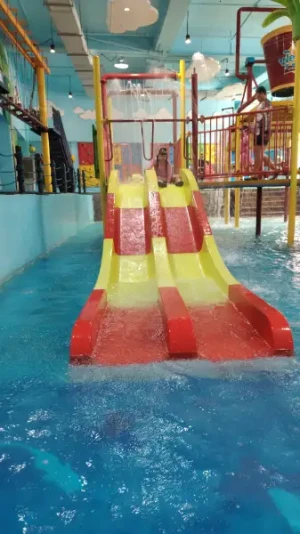 44%Off Wetpark Adventure Lagoon at Venice Grand Kanal Mall in McKinley Hill for 1 Child and 1 Adult