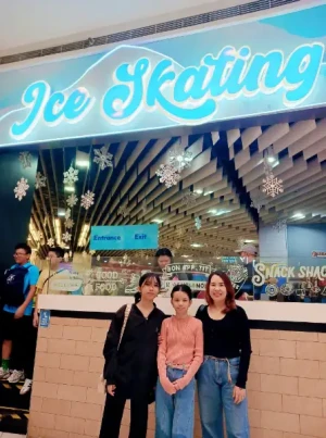 21% Off Ice Skating at SM MOA, Megamall, Cebu: Enjoy a 2-Hours Ice Skating Pass starting at P278 instead of P350