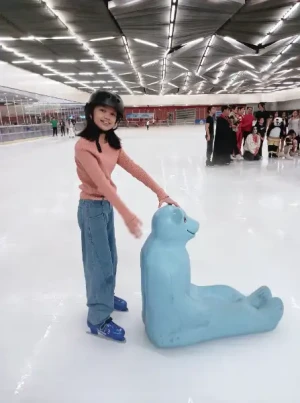 21% Off Ice Skating at SM MOA, Megamall, Cebu: Enjoy a 2-Hours Ice Skating Pass starting at P278 instead of P350