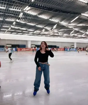 21% Off Ice Skating at SM MOA, Megamall, Cebu: Enjoy a 2-Hours Ice Skating Pass starting at P278 instead of P350